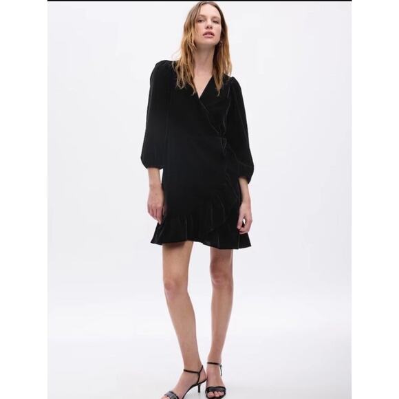 GAP NWT Velvet Wrap Balloon Sleeve Mini Dress - Black - Size Medium - Picture 1 of 10
